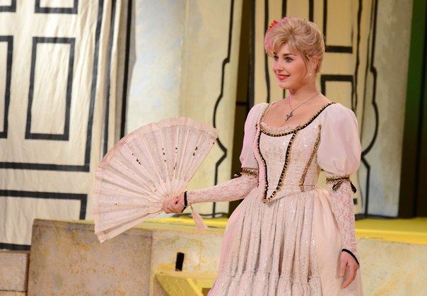 Елена Сванидзе